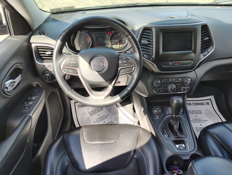 Used 2019 Jeep Cherokee SUV