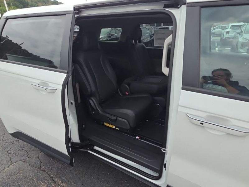 New 2027 Kia Carnival MPV Van