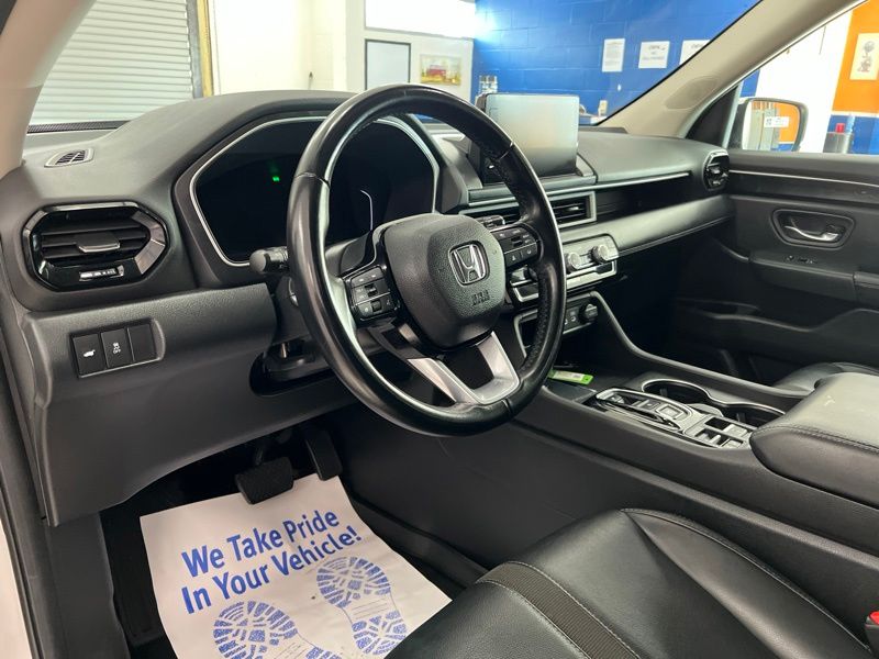 Used 2025 Honda Pilot SUV
