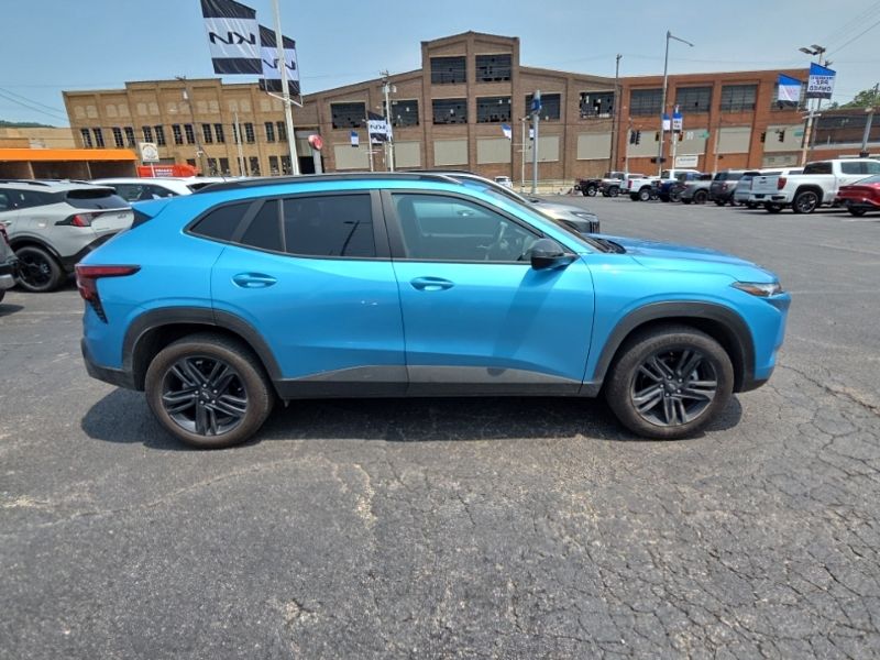 Used 2025 Chevrolet Trax SUV