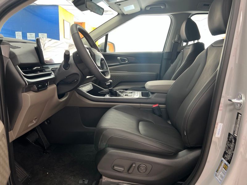 New 2027 Kia Carnival MPV Van