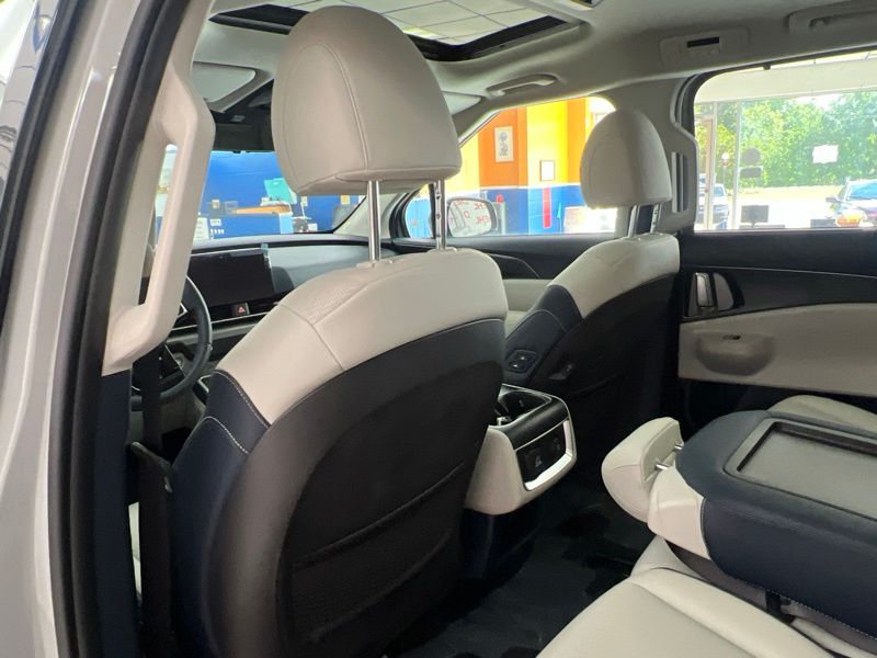 New 2026 Kia Carnival MPV Van