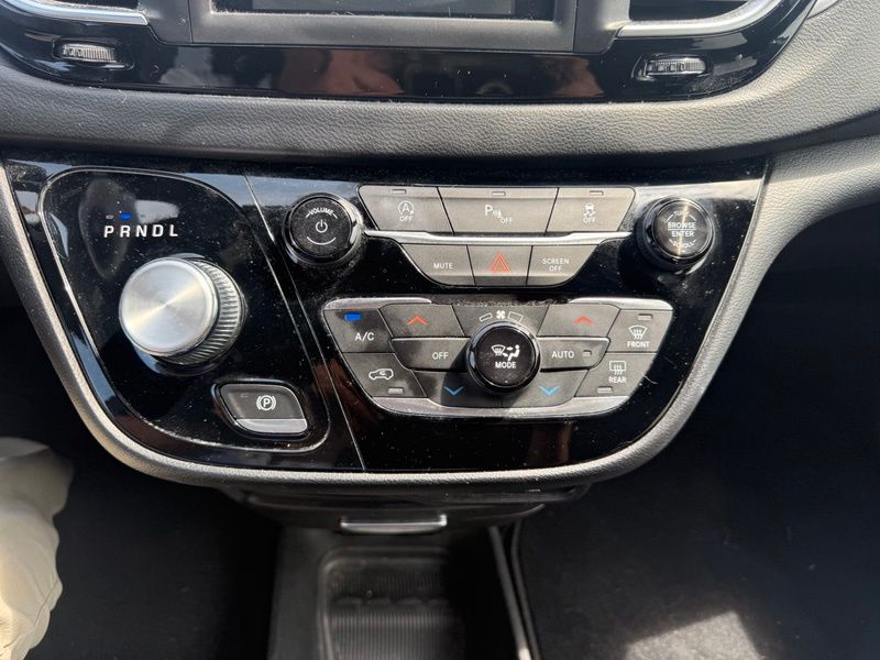 Used 2019 Chrysler Pacifica Van