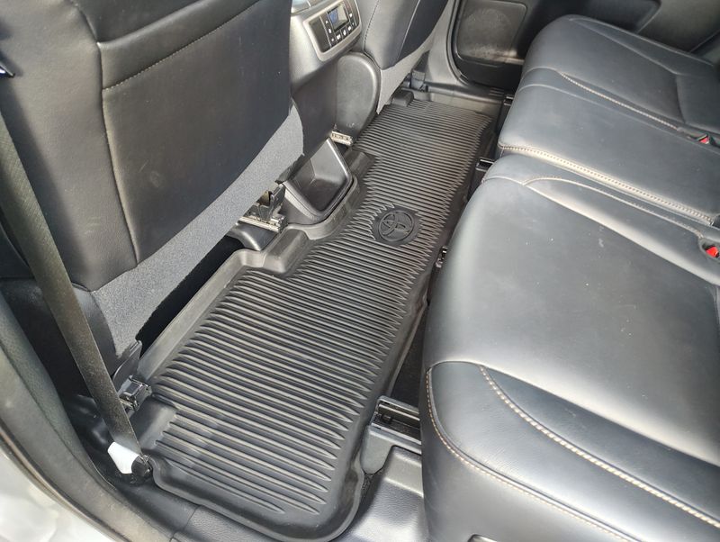 Used 2017 Toyota Highlander SUV