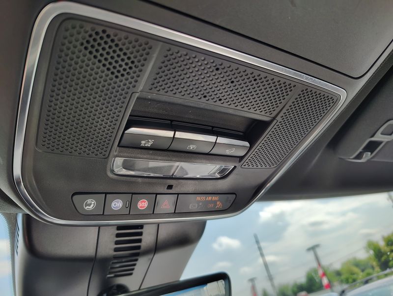 Used 2025 Chevrolet Traverse SUV