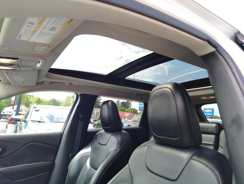 Used 2016 Jeep Cherokee SUV