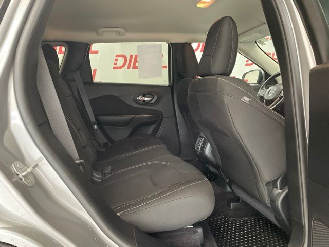 Used 2016 Jeep Cherokee SUV