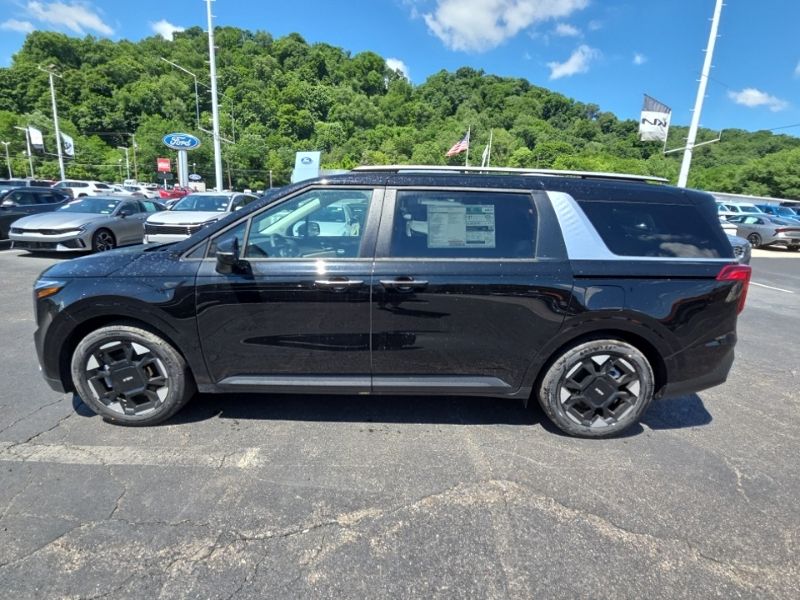 New 2026 Kia Carnival MPV Van