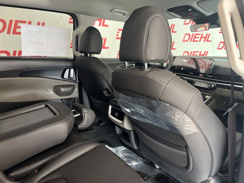 New 2027 Kia Carnival MPV Van