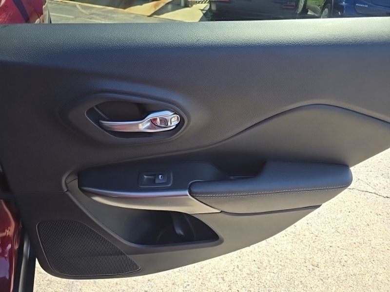 Used 2019 Jeep Cherokee SUV
