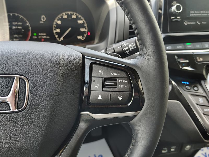 Used 2025 Honda Odyssey Van