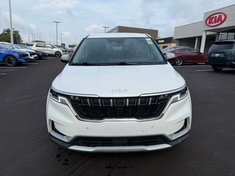 Used 2023 Kia Carnival Van