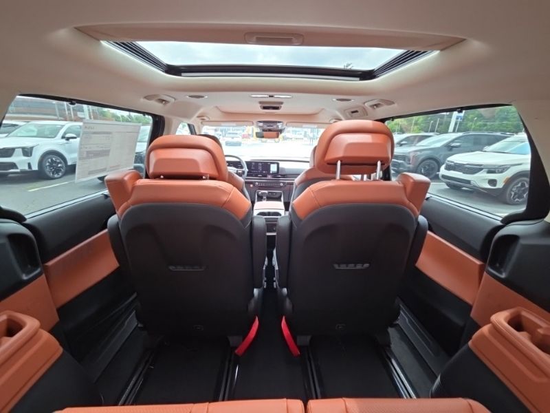 New 2027 Kia Carnival MPV Van