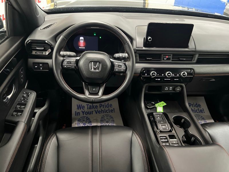 Used 2025 Honda Pilot SUV