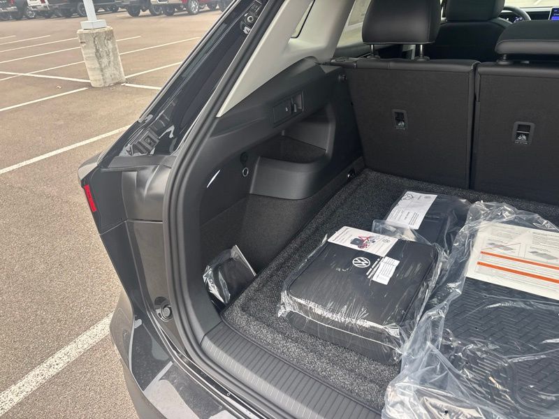New 2026 Volkswagen Tiguan SUV