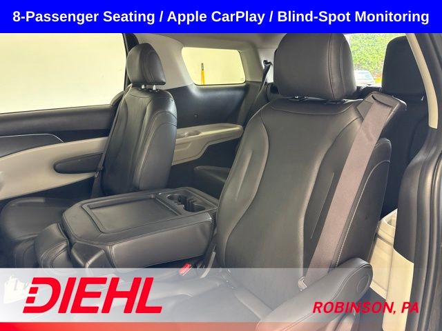 Used 2024 Kia Carnival Van