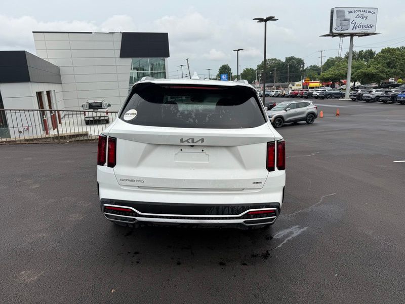 Used 2023 Kia Sorento Hybrid SUV