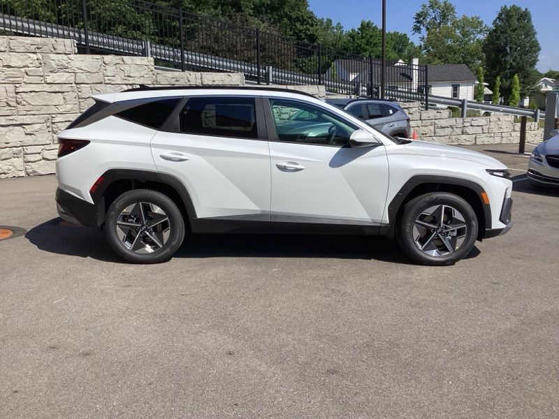 New 2026 Hyundai Tucson Hybrid SUV