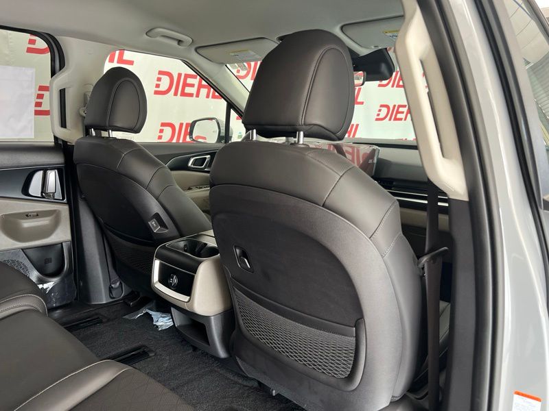 New 2027 Kia Carnival MPV Van