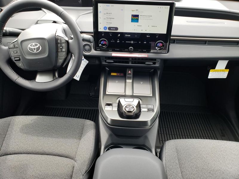 2026 Toyota bZ XLE - Photo 8