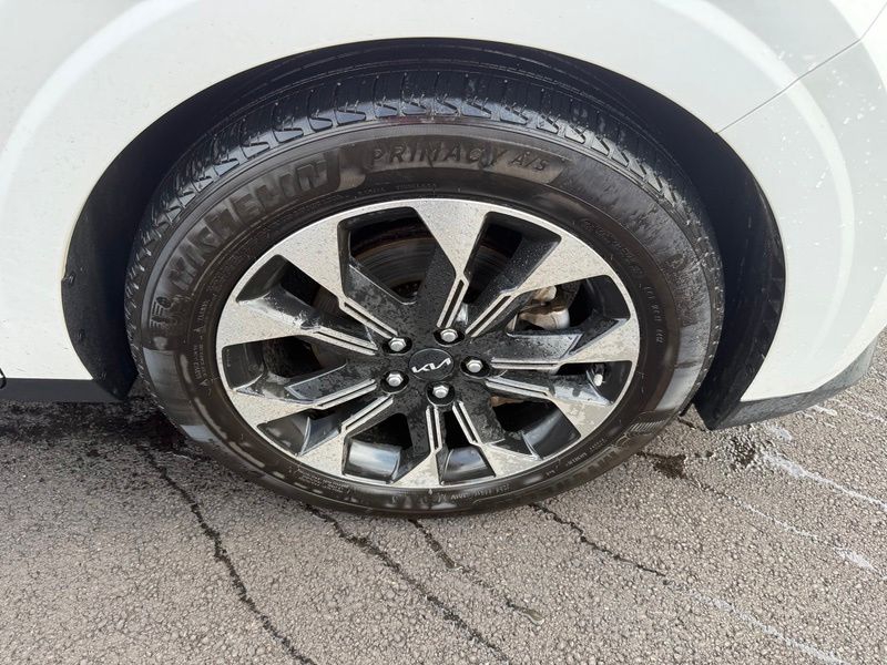 Used 2023 Kia Carnival Van