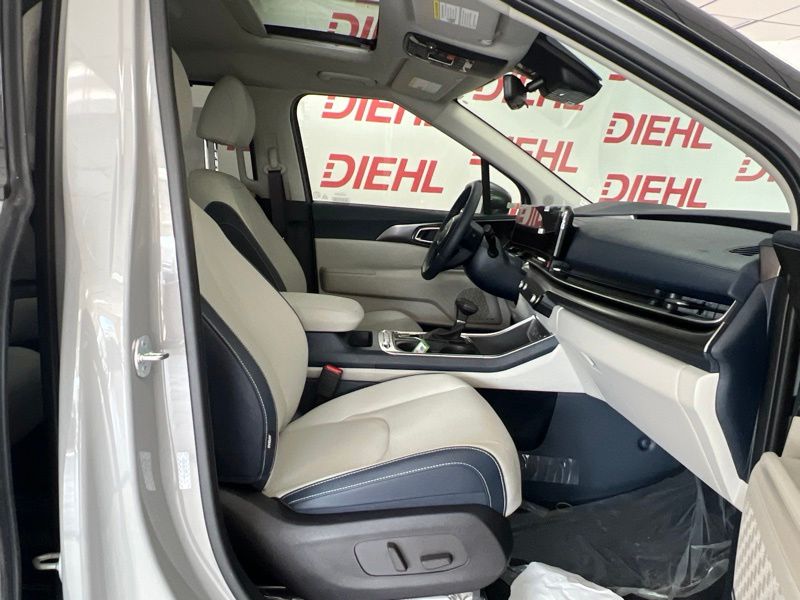 New 2026 Kia Carnival MPV Van