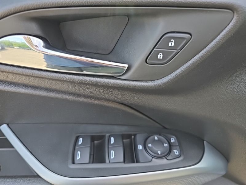 Used 2024 Chevrolet Trax SUV