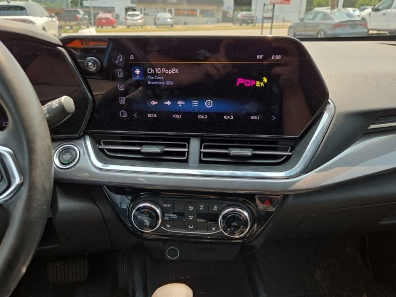 Used 2025 Chevrolet Trax SUV