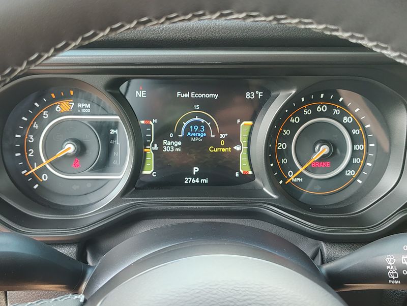 Used 2025 Jeep Wrangler SUV