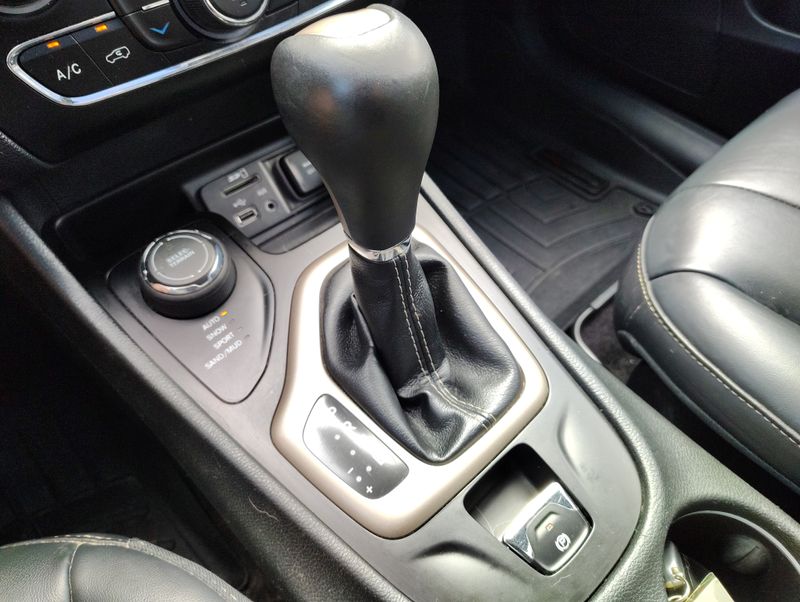 Used 2016 Jeep Cherokee SUV
