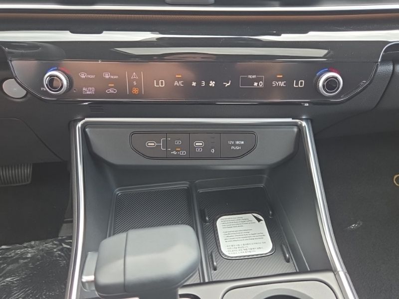 New 2027 Kia Carnival MPV Van
