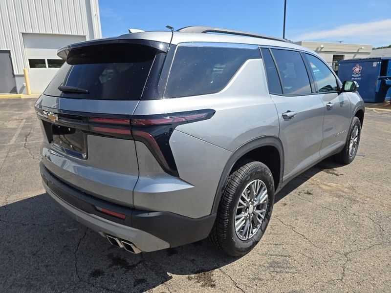 Used 2025 Chevrolet Traverse SUV