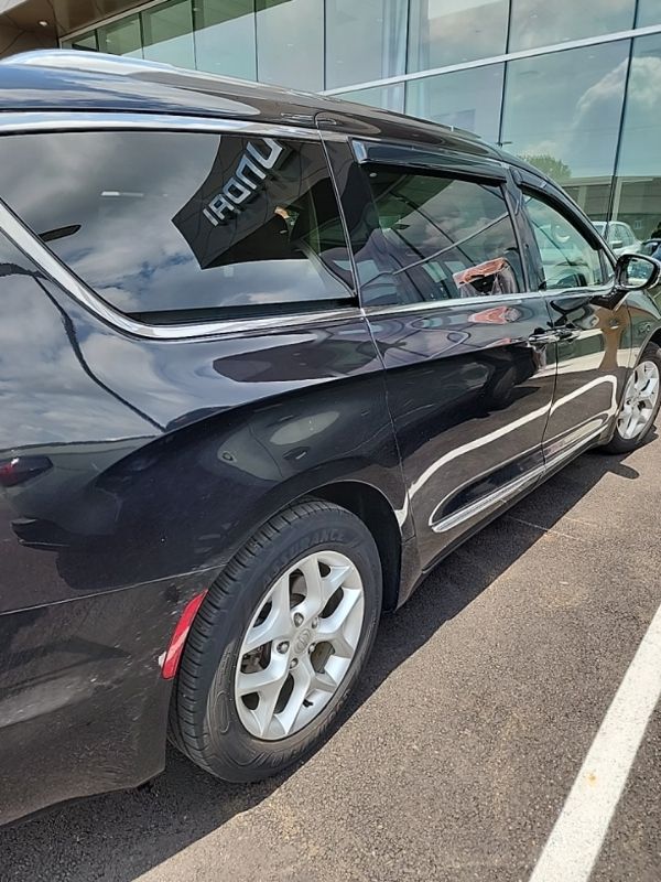 Used 2020 Chrysler Pacifica Van