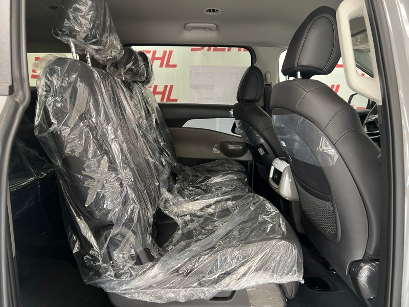 New 2027 Kia Carnival MPV Hybrid Van