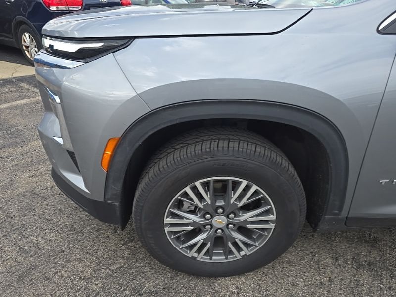Used 2025 Chevrolet Traverse SUV