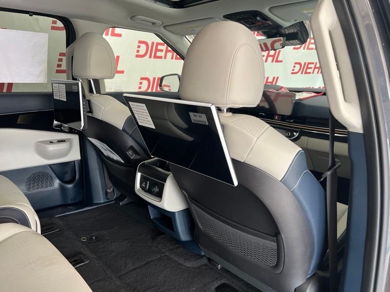 New 2026 Kia Carnival MPV Van