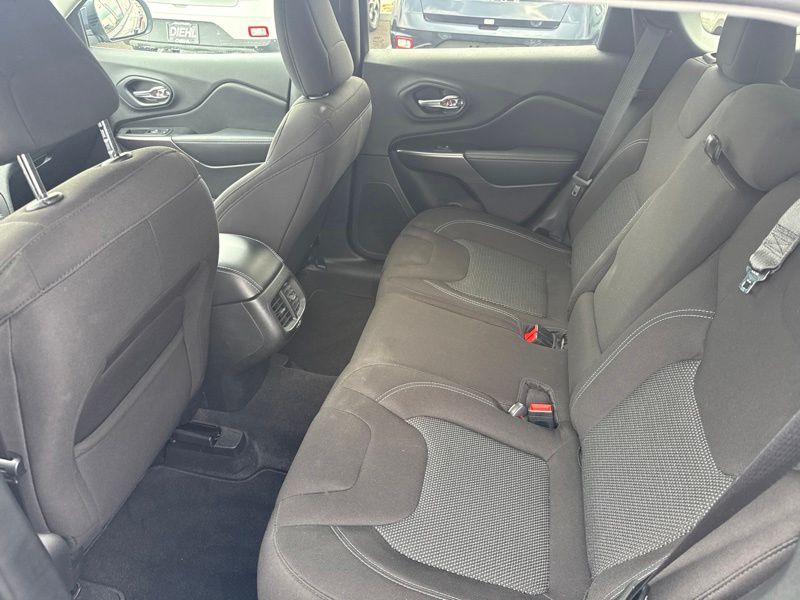 Used 2019 Jeep Cherokee SUV