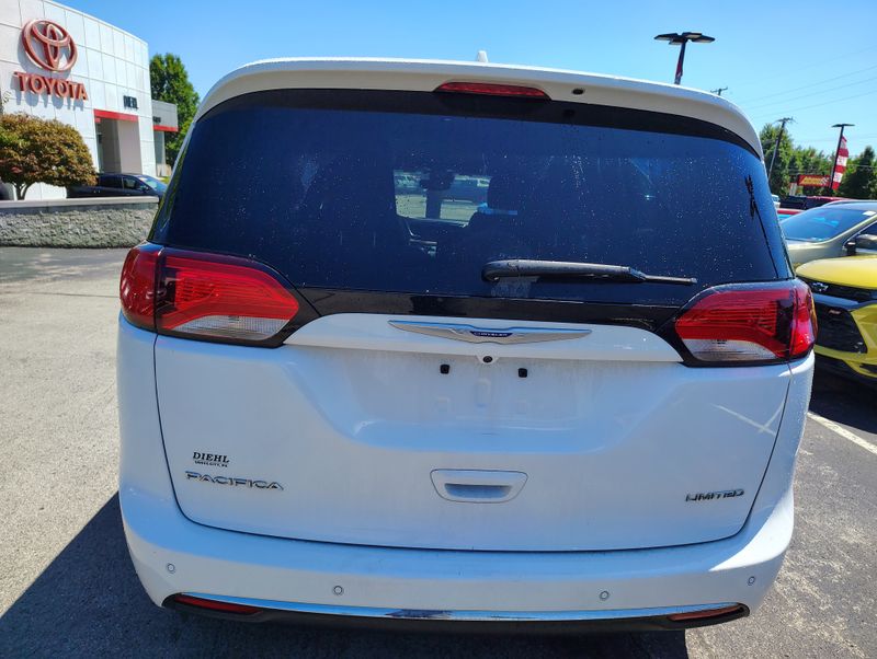Used 2020 Chrysler Pacifica Van