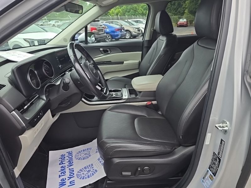 Used 2022 Kia Carnival Van