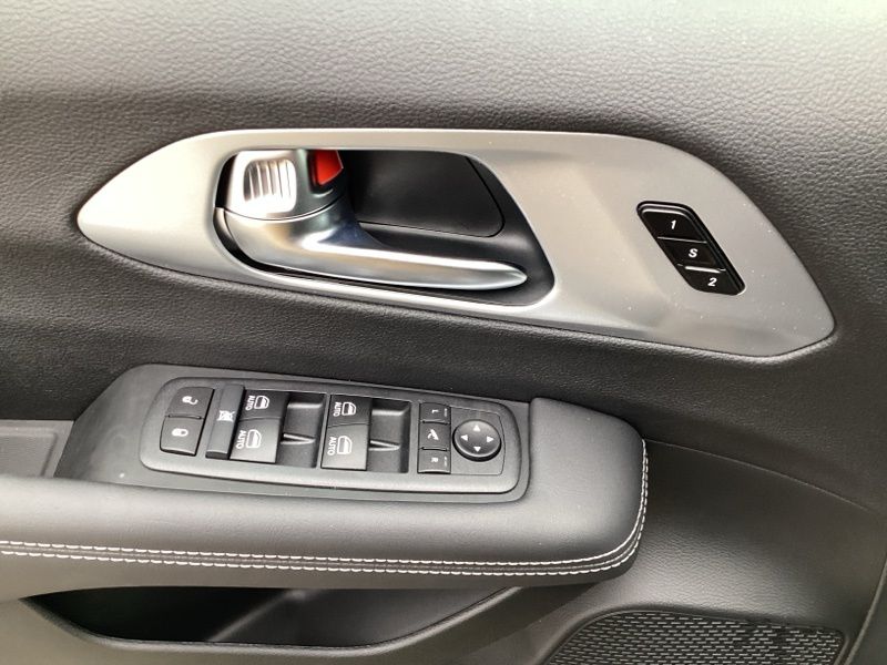 New 2026 Chrysler Pacifica Van
