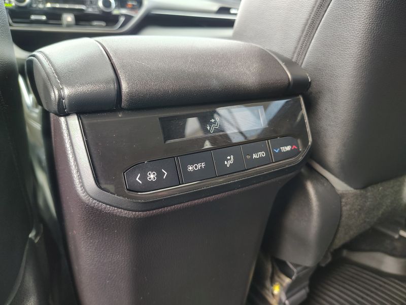 Used 2023 Toyota Highlander Hybrid SUV
