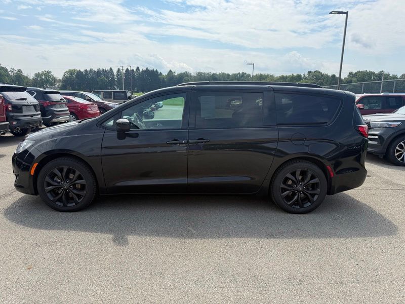 Used 2019 Chrysler Pacifica Van