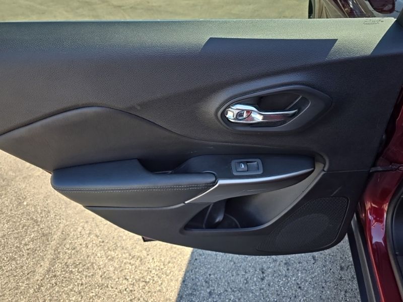 Used 2019 Jeep Cherokee SUV