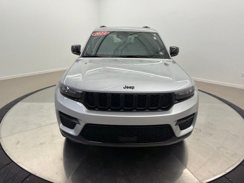 Used 2024 Jeep Grand Cherokee SUV