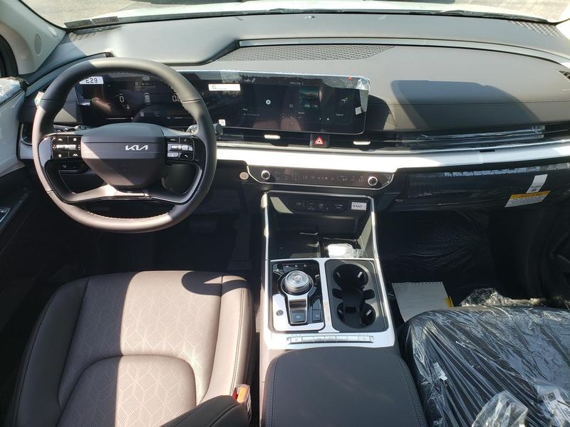 New 2027 Kia Carnival MPV Hybrid Van