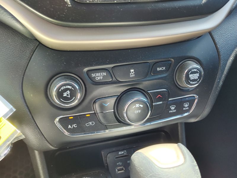 Used 2016 Jeep Cherokee SUV