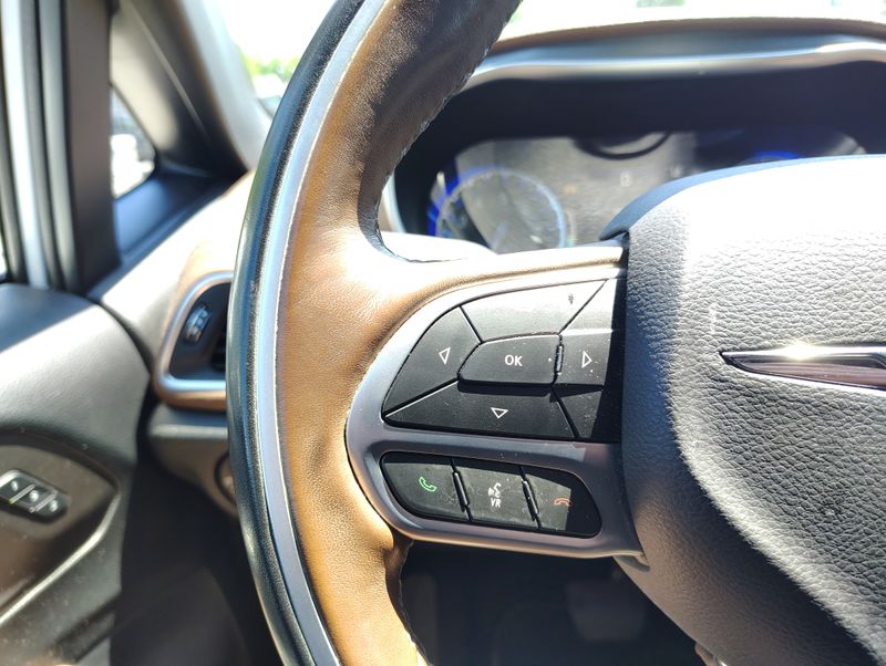Used 2020 Chrysler Pacifica Van