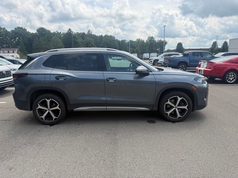 Used 2025 Volkswagen Tiguan SUV