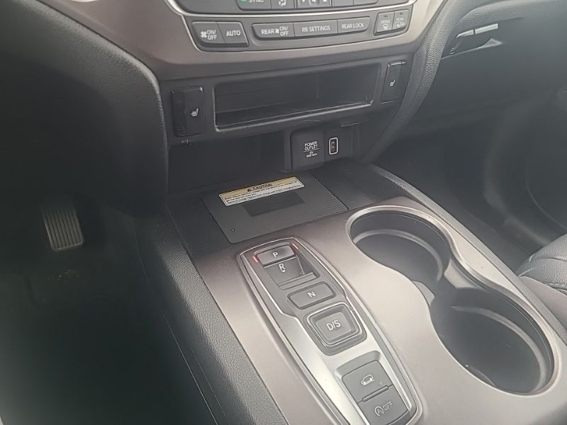 2021 Honda Pilot SE - Photo 16
