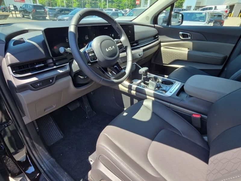 New 2026 Kia Carnival MPV Van
